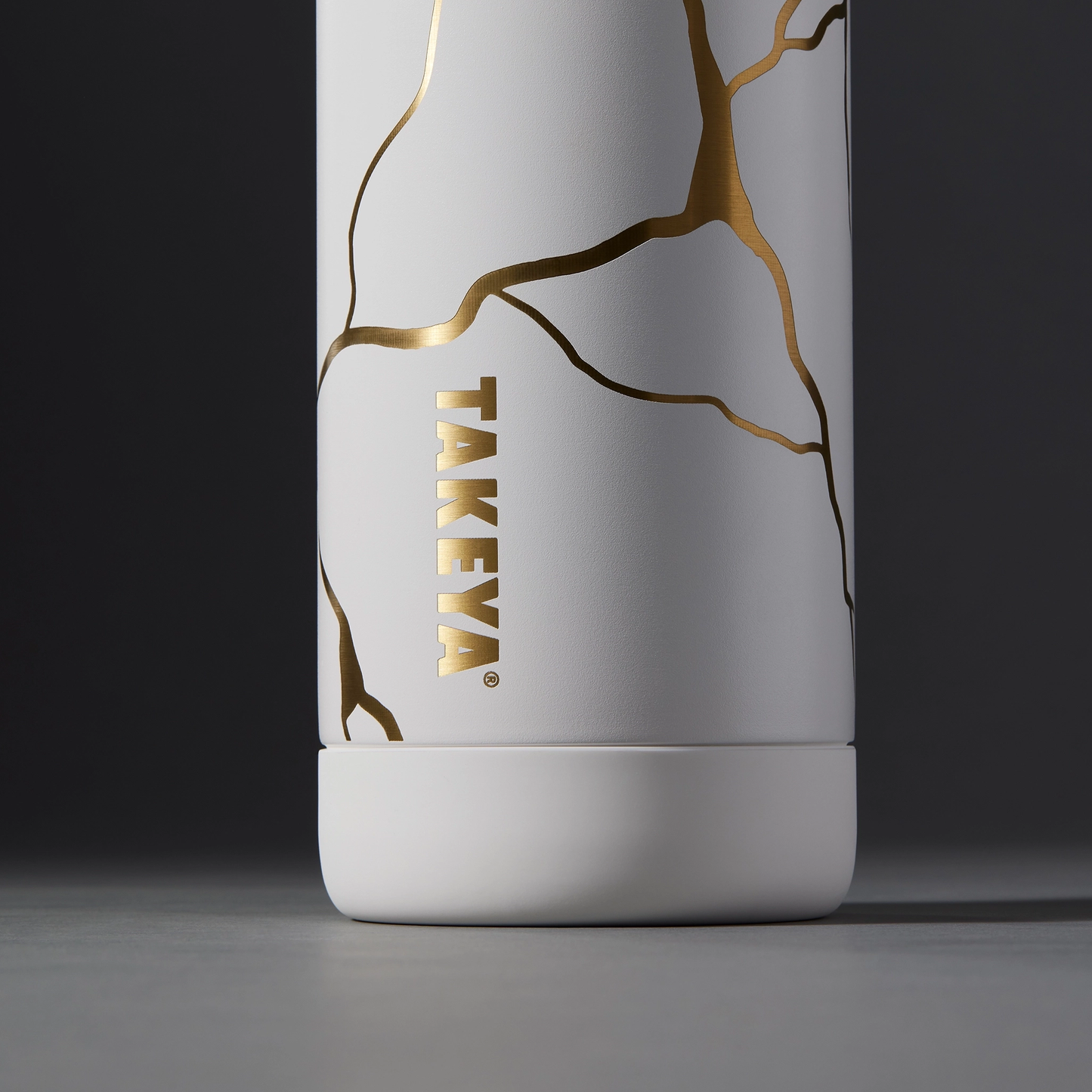 kintsugi-water-bottle-with-straw-lid-b9 51389-TK_HO25_Kintsugi_Takeya9236_Crop.png