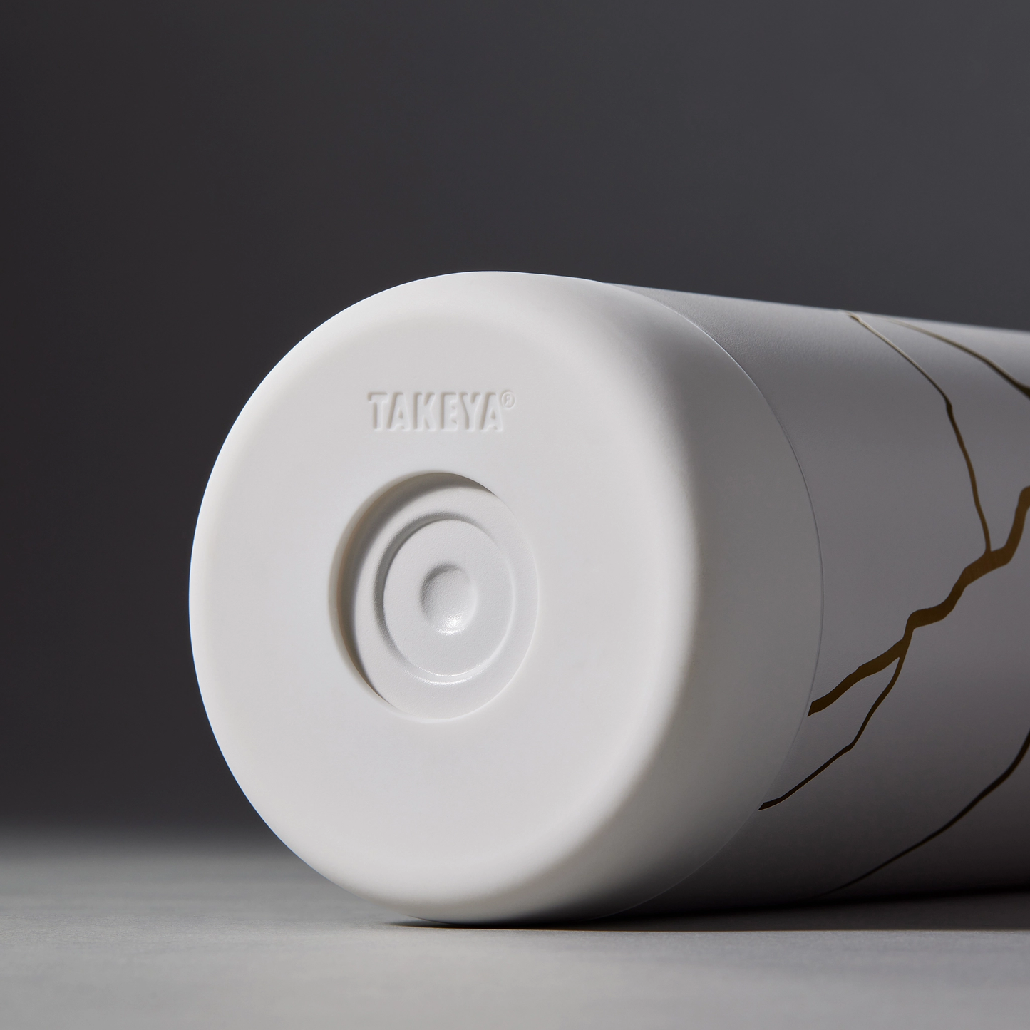 kintsugi-water-bottle-with-straw-lid-b9 51389-TK_HO25_Kintsugi_Takeya9255.png