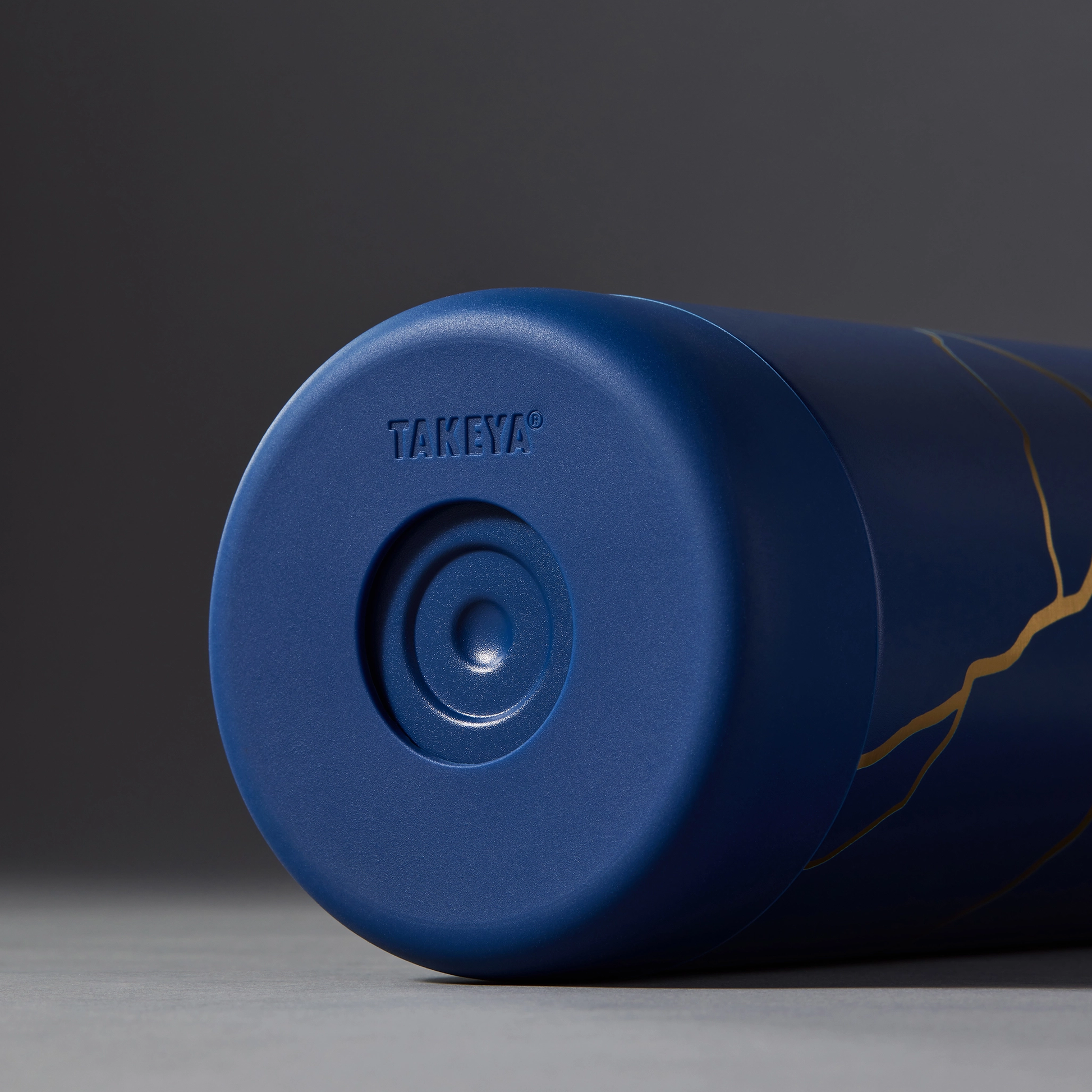 kintsugi-water-bottle-with-spout-lid-a7 51390-TK_HO25_Kintsugi_Takeya9249.png